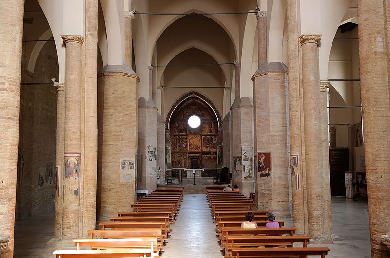 audioguida Basilica di Santa Maria Assunta (Atri) - interno